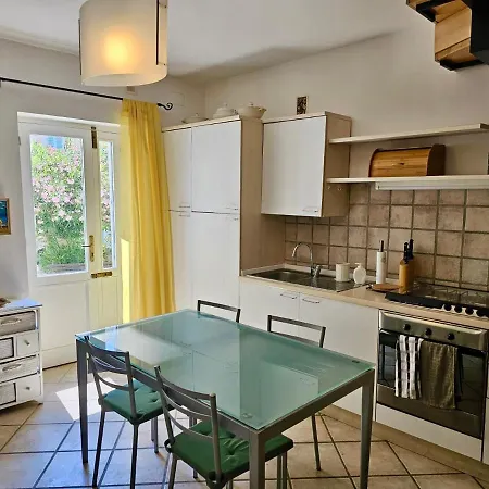 Апартаменты N266 - Numana, Deliziosa Casa In Centro Storico Нумана